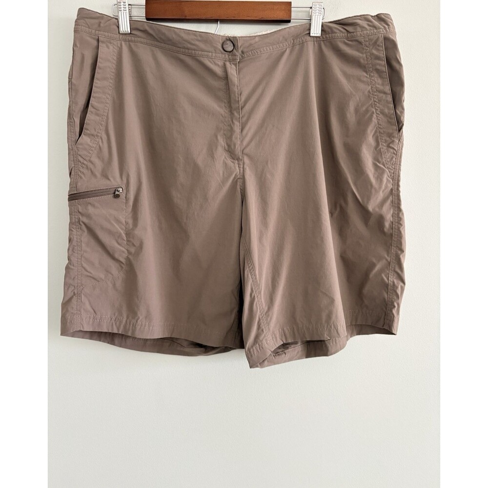 L.L. Bean Women's Shorts Size 18 Beige Hiking Stretch 9" Inseam Adjustable Waist